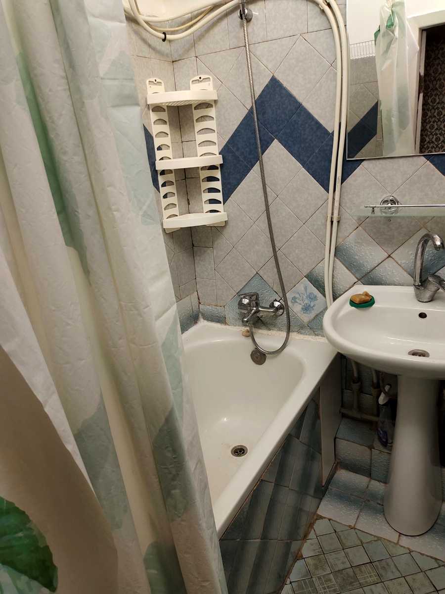 1874950976916070