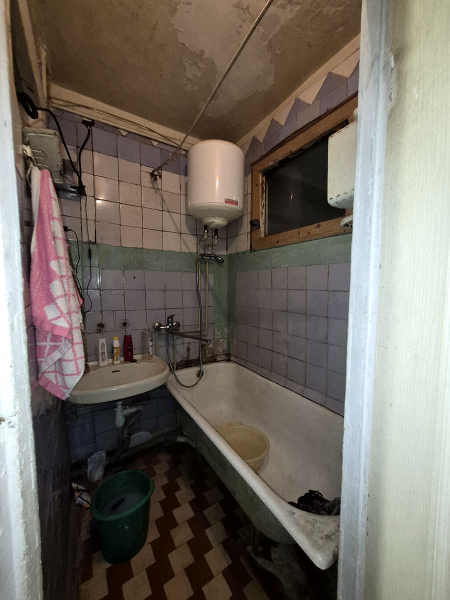 1874951657946915