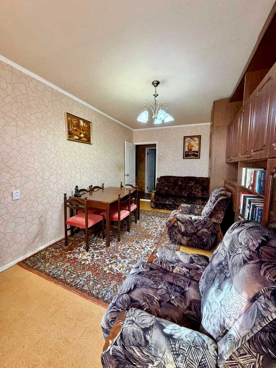 1874958099816747