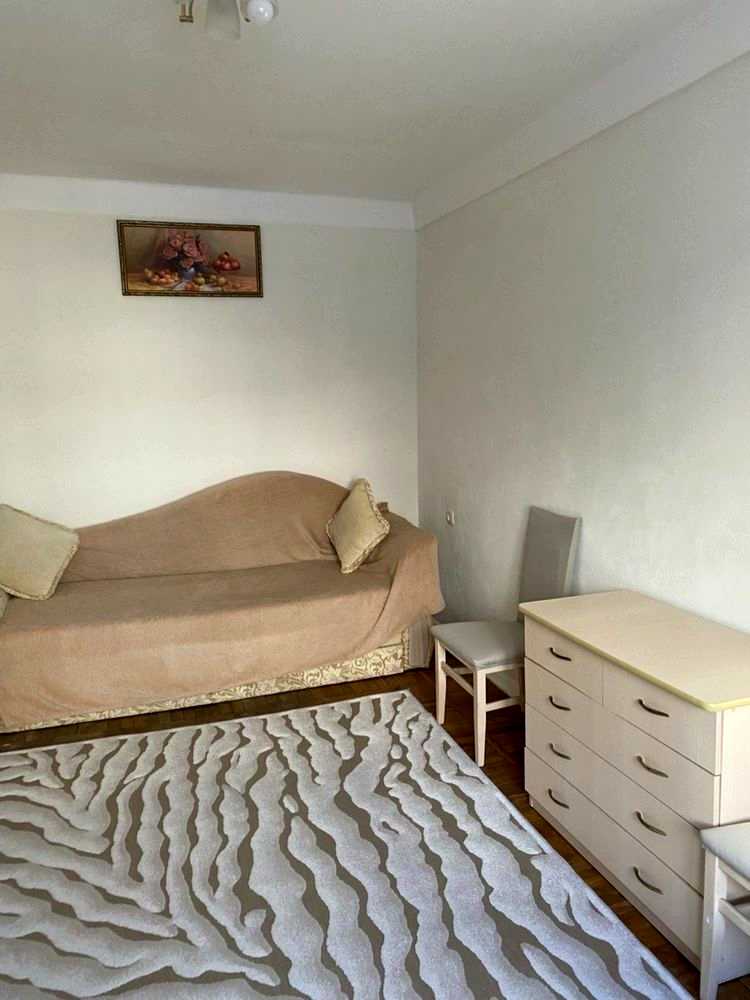 1874960409750307