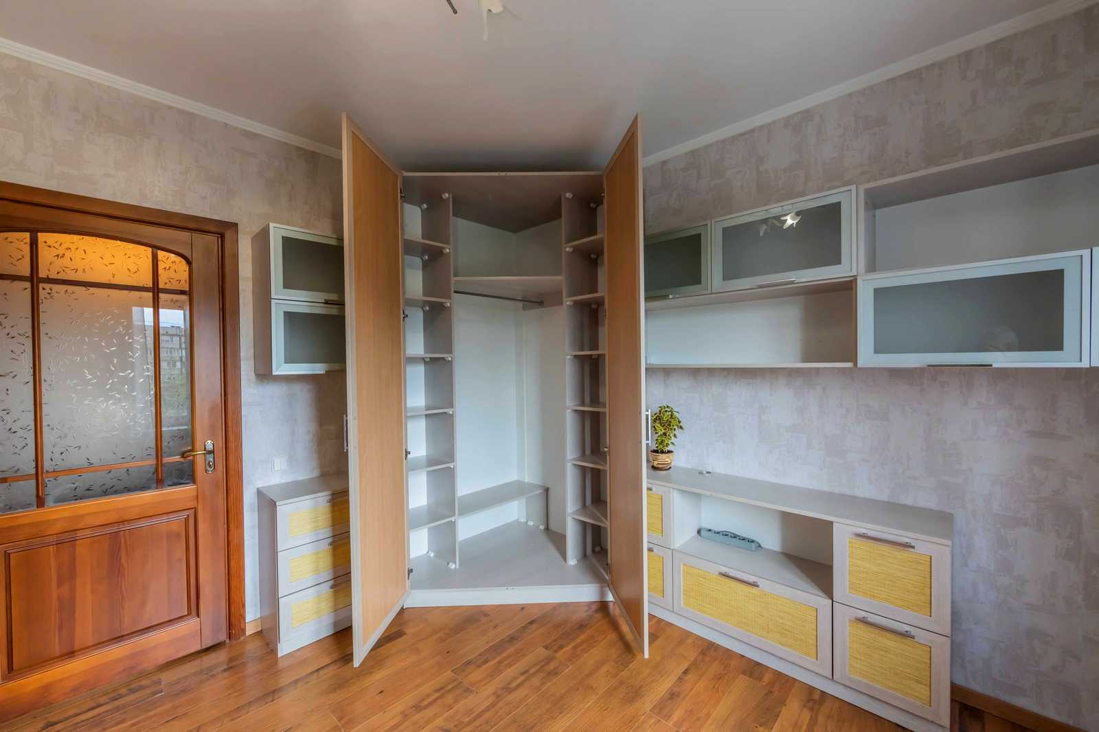 1875025185129764