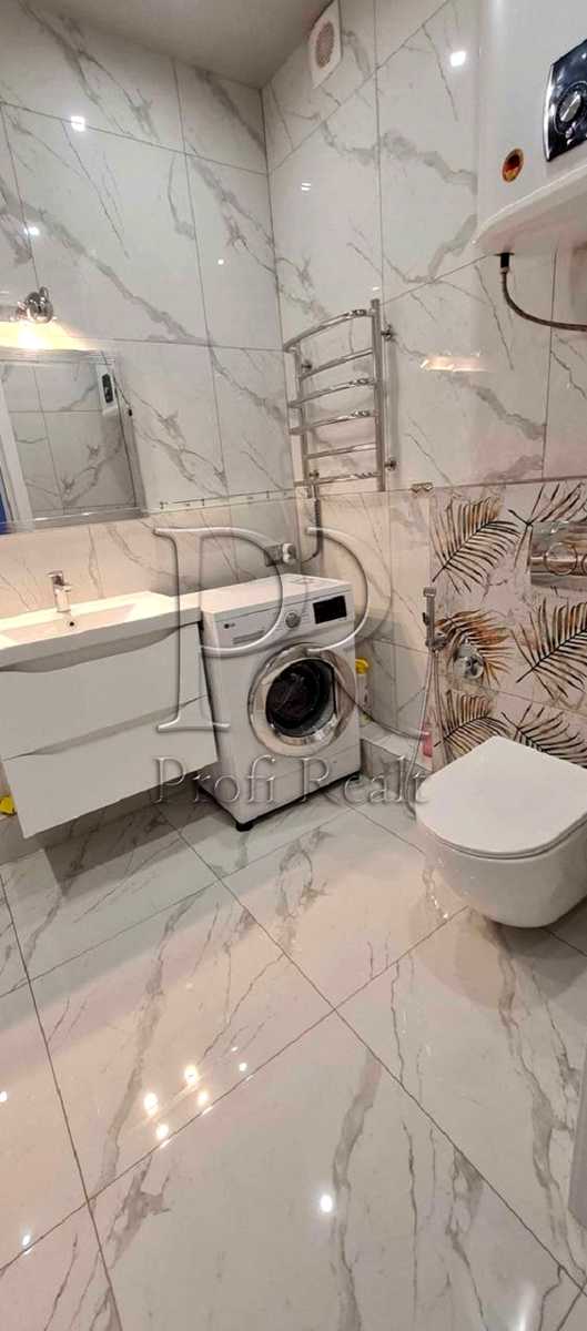 1875028501986835