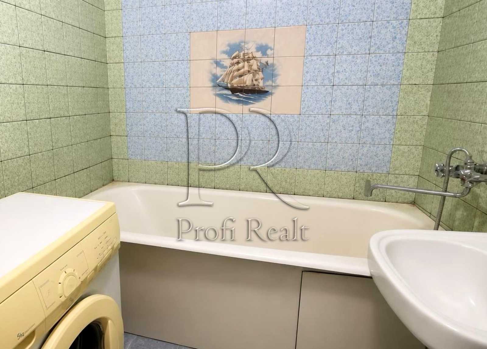 1875029110187272