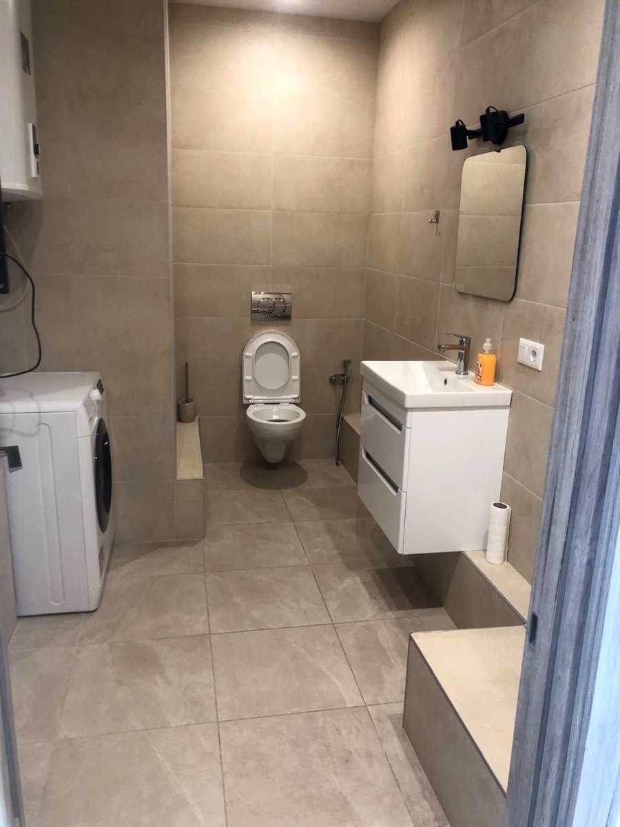 1875035470081096