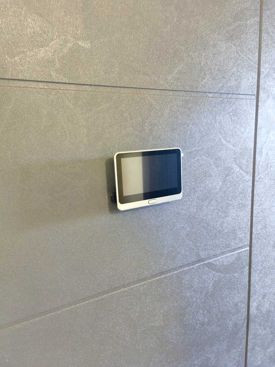 1875037639798639