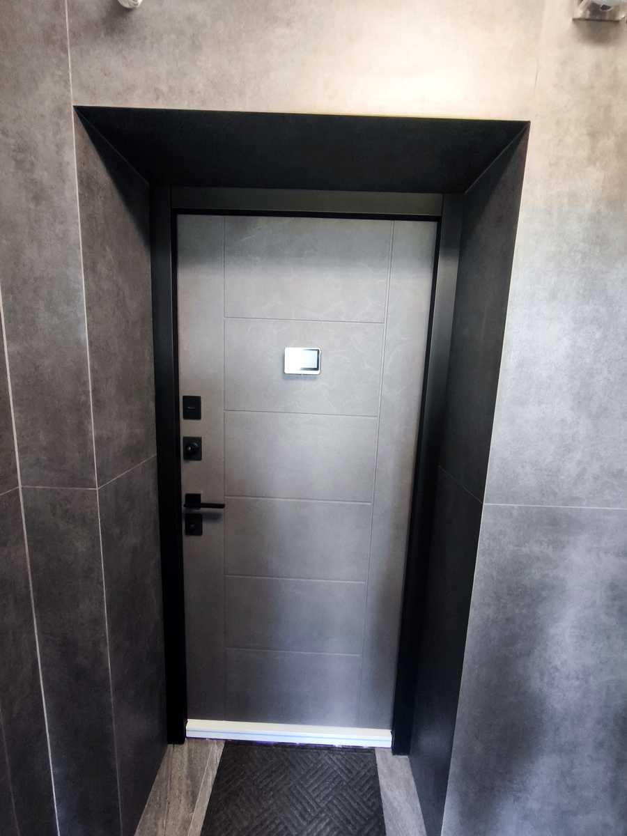 1875037696976271