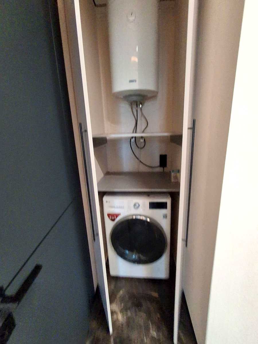 1875037927705136