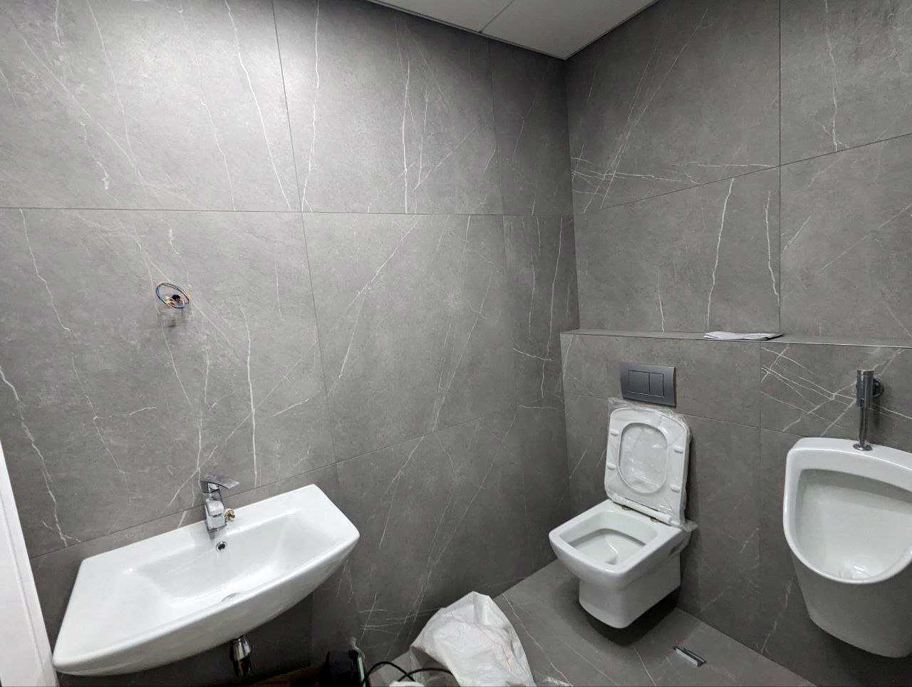 1875038490648207