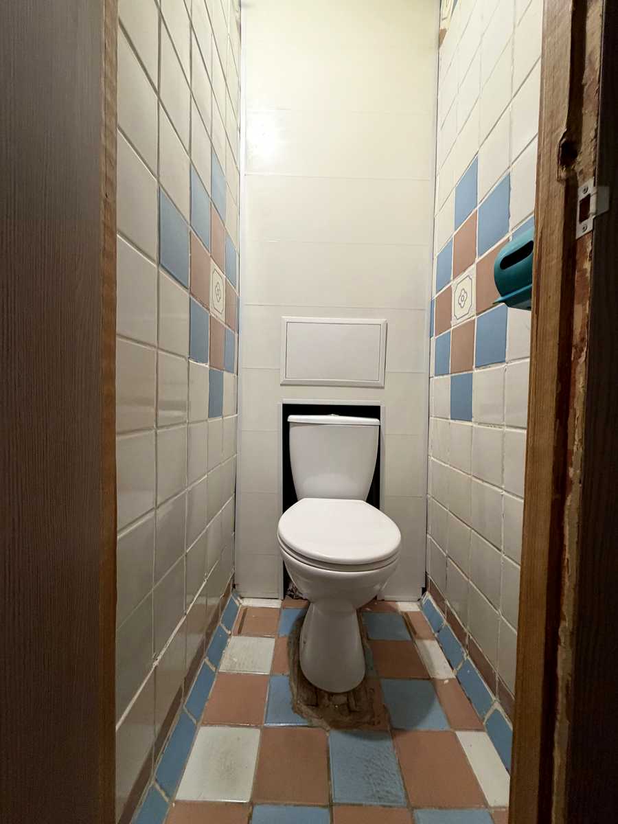 1875039118054385