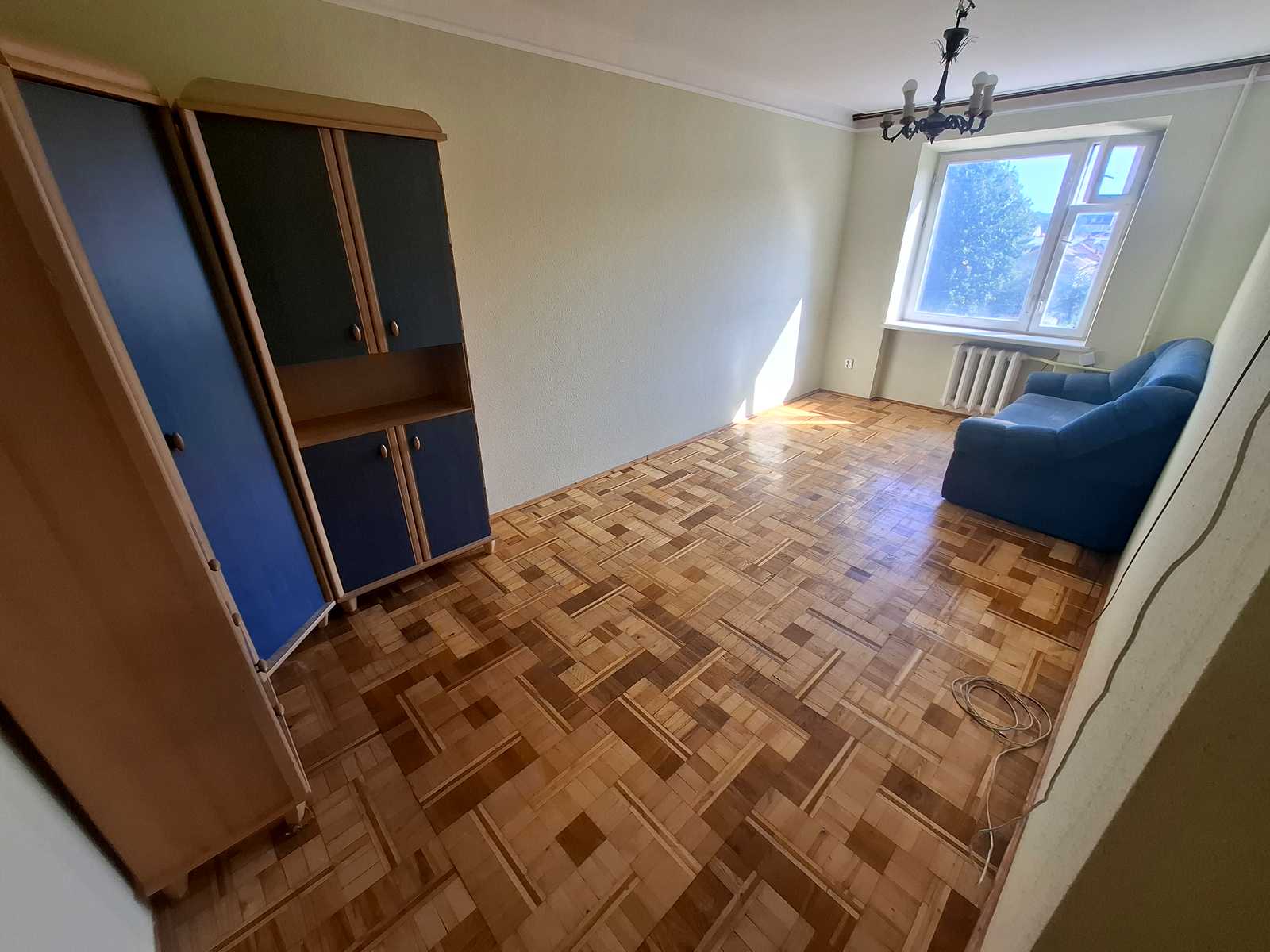 1875039681767645