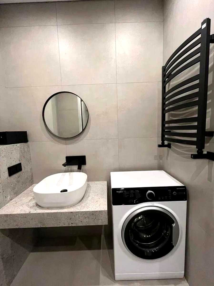 1875040079760498