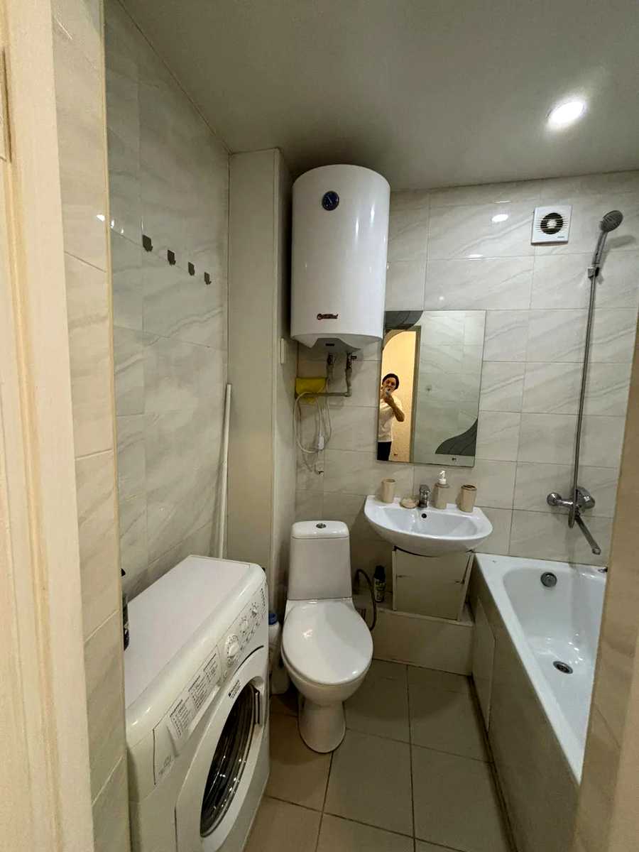 1875040500871976