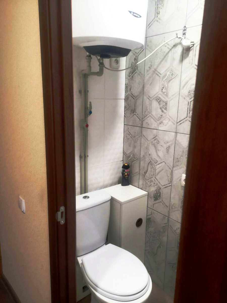 1875044770372952