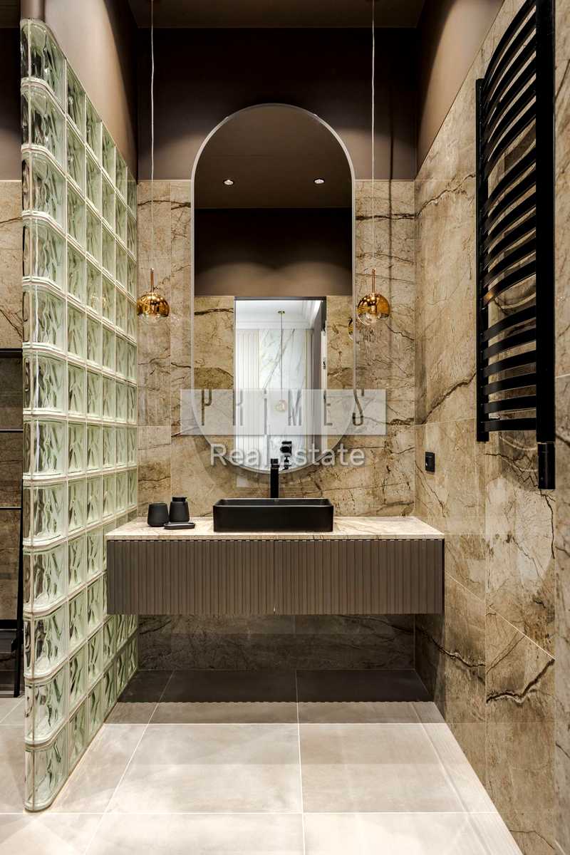 1875045355300841