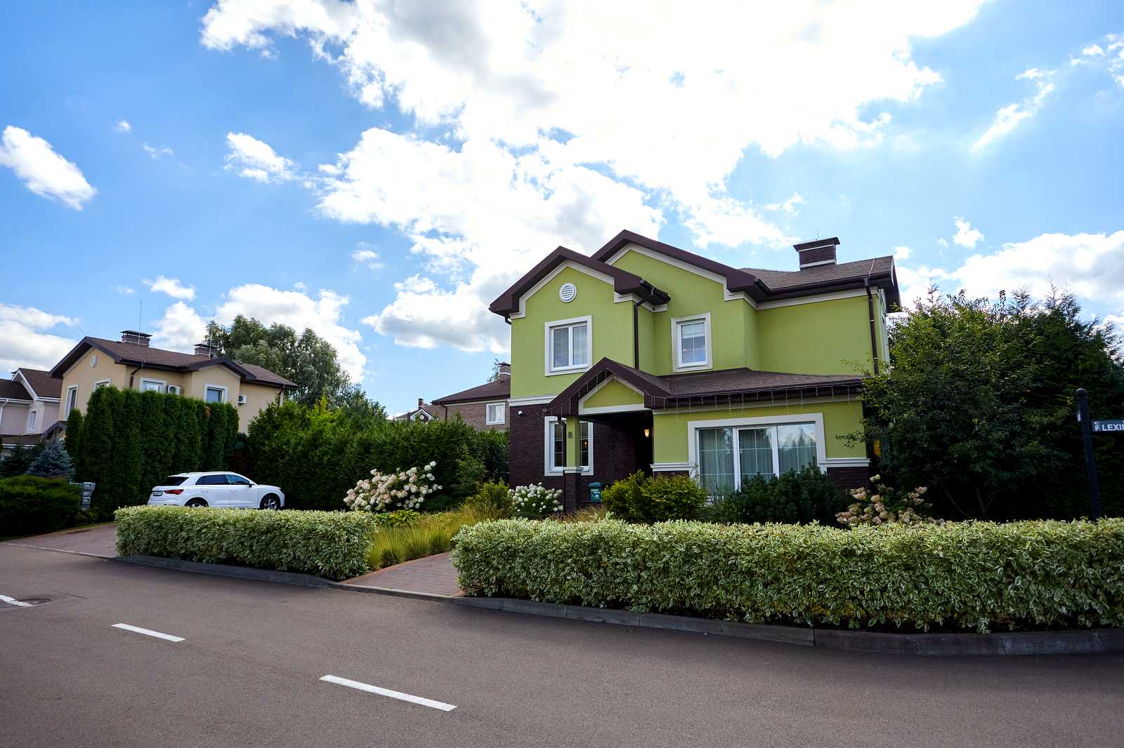 1875045952243869