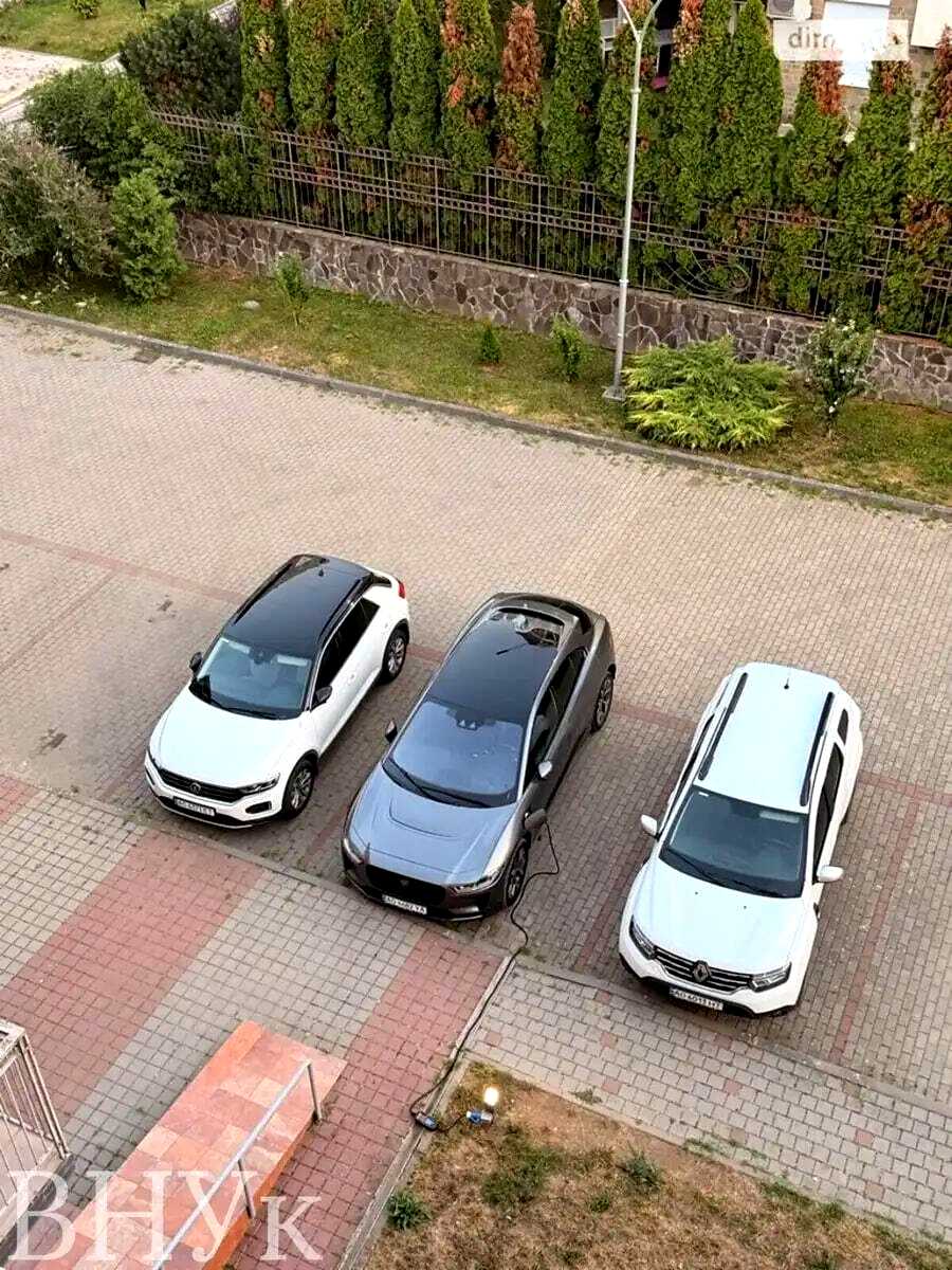 1875046384028403