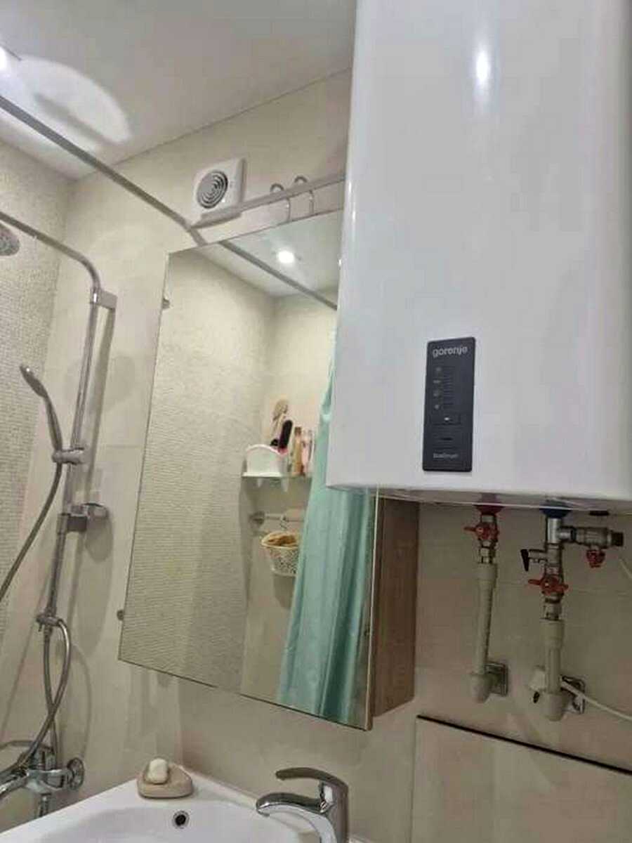 1875050556757887