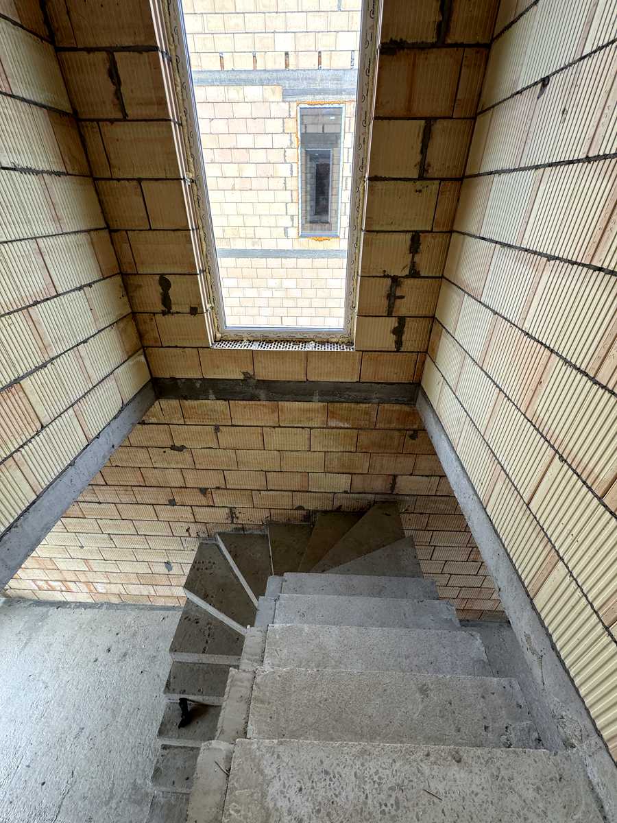 1875064168750352