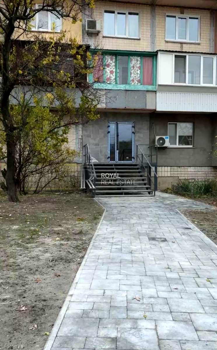 1875070356100561