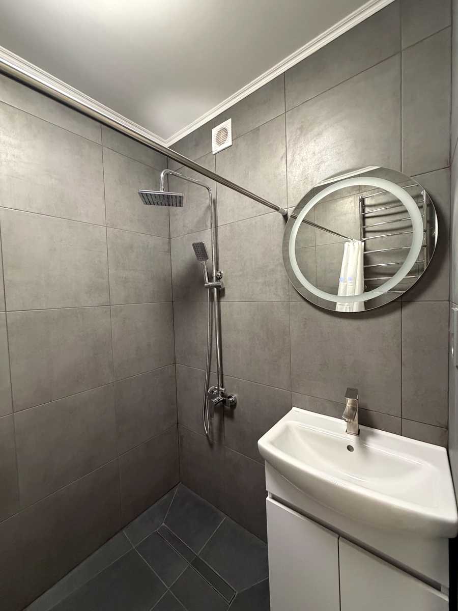 1875109379428122