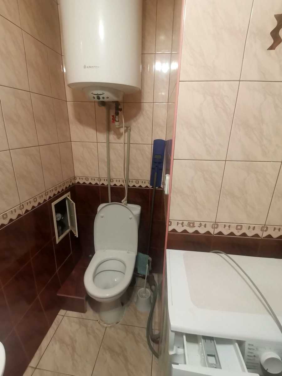 1875109927496671