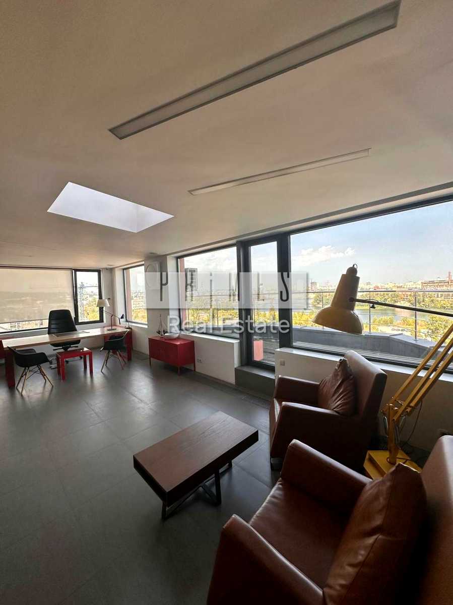 1875112790601571