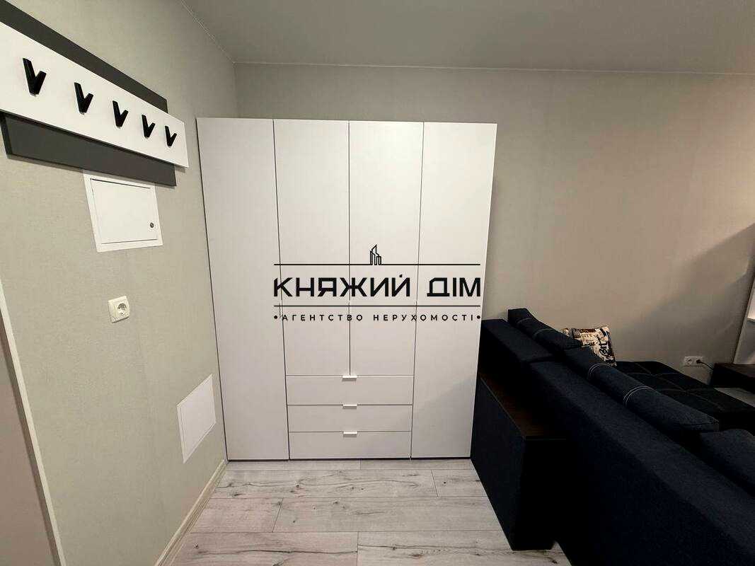 1875118096931930