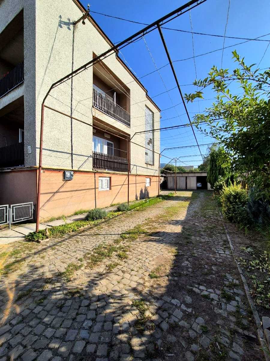 1875118274247927