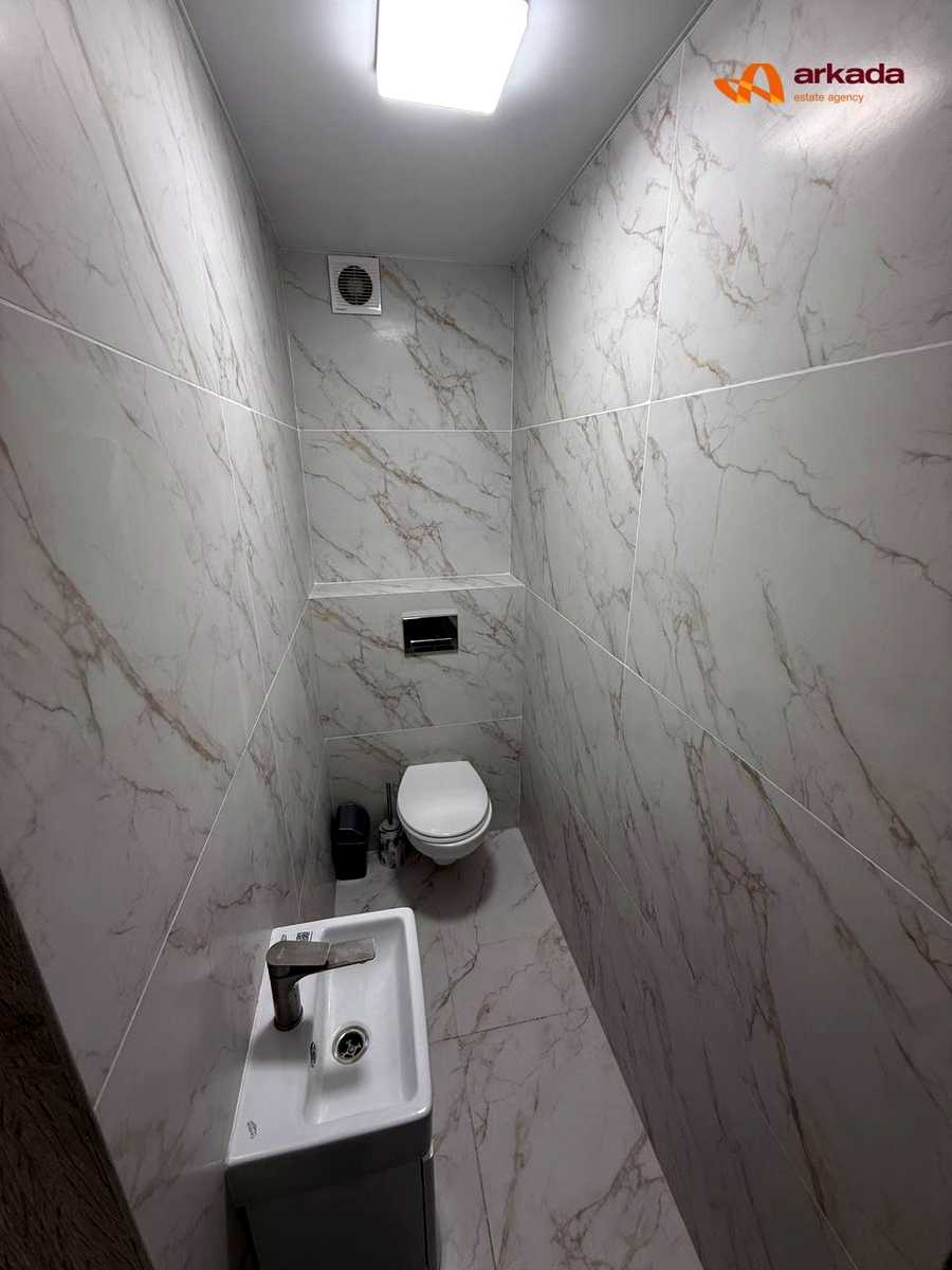 1875118844064464