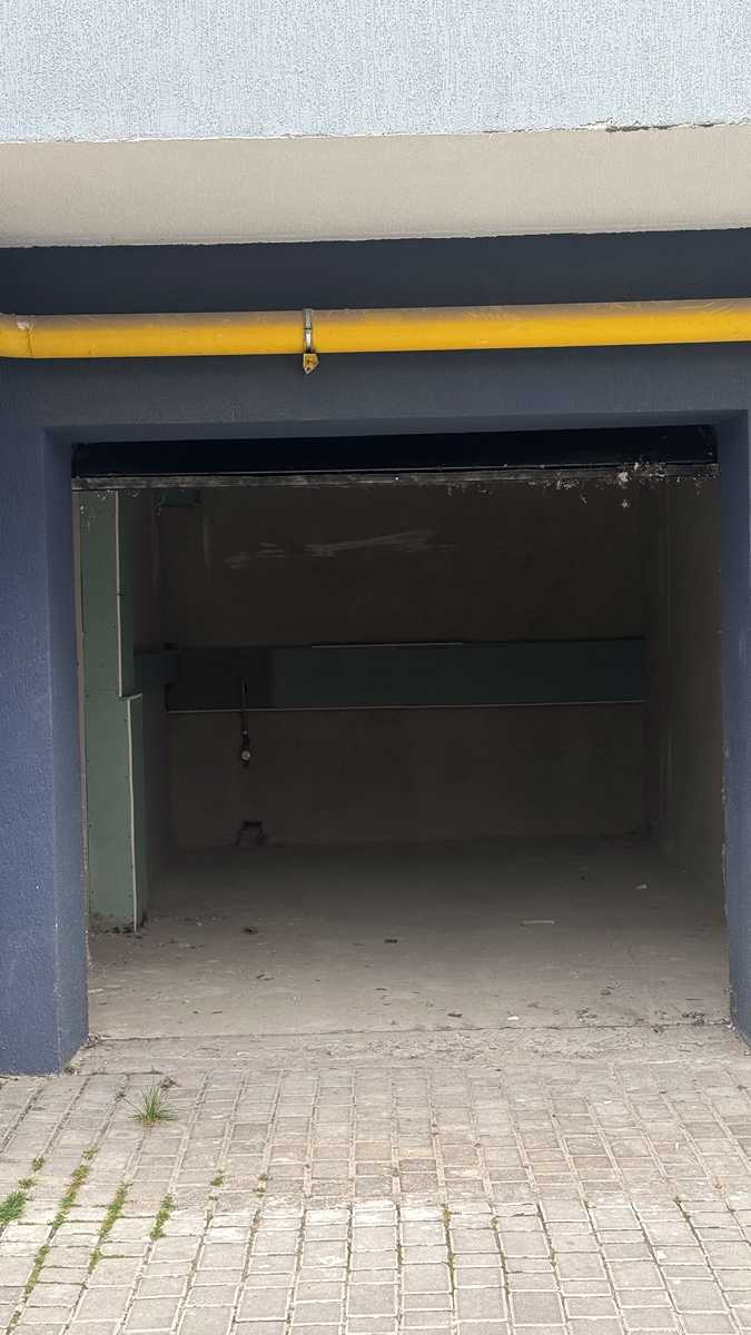 1875120373811152