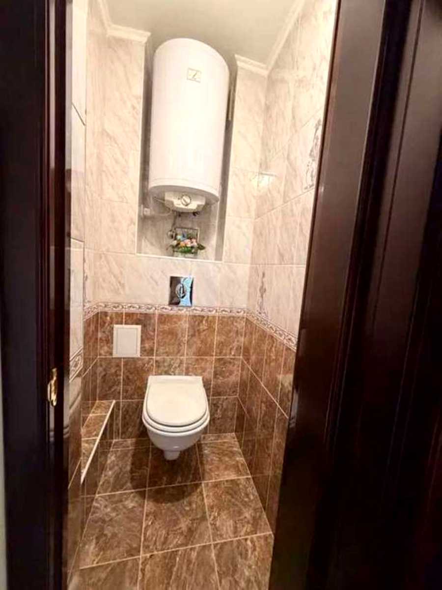 1875123605051729