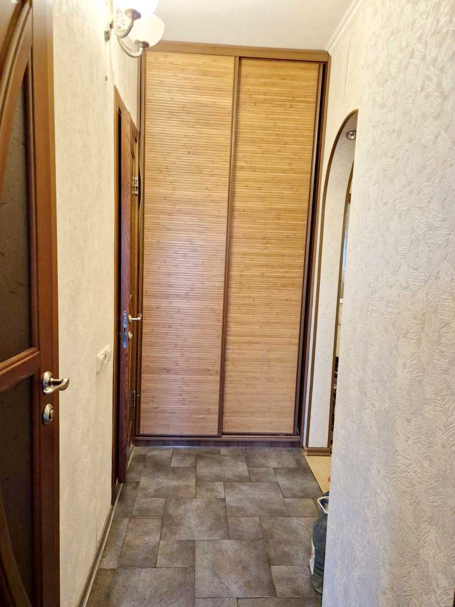 1875124119154217