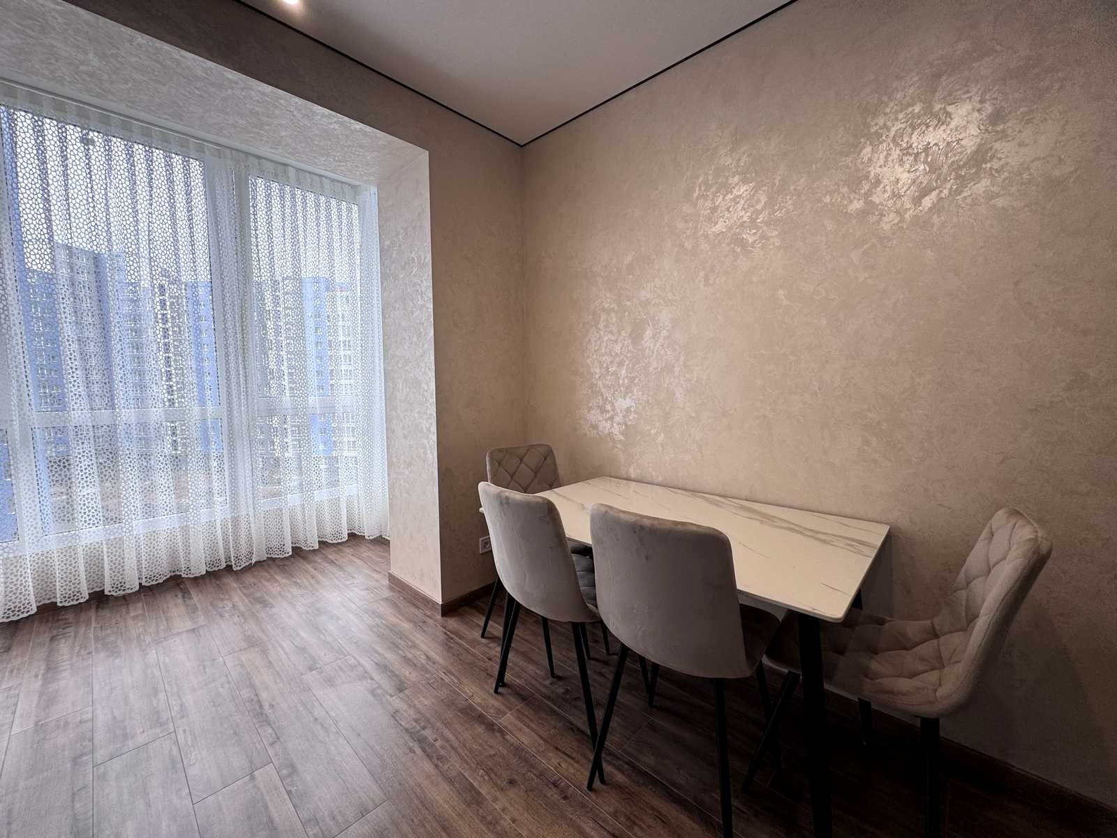 1875124703319957
