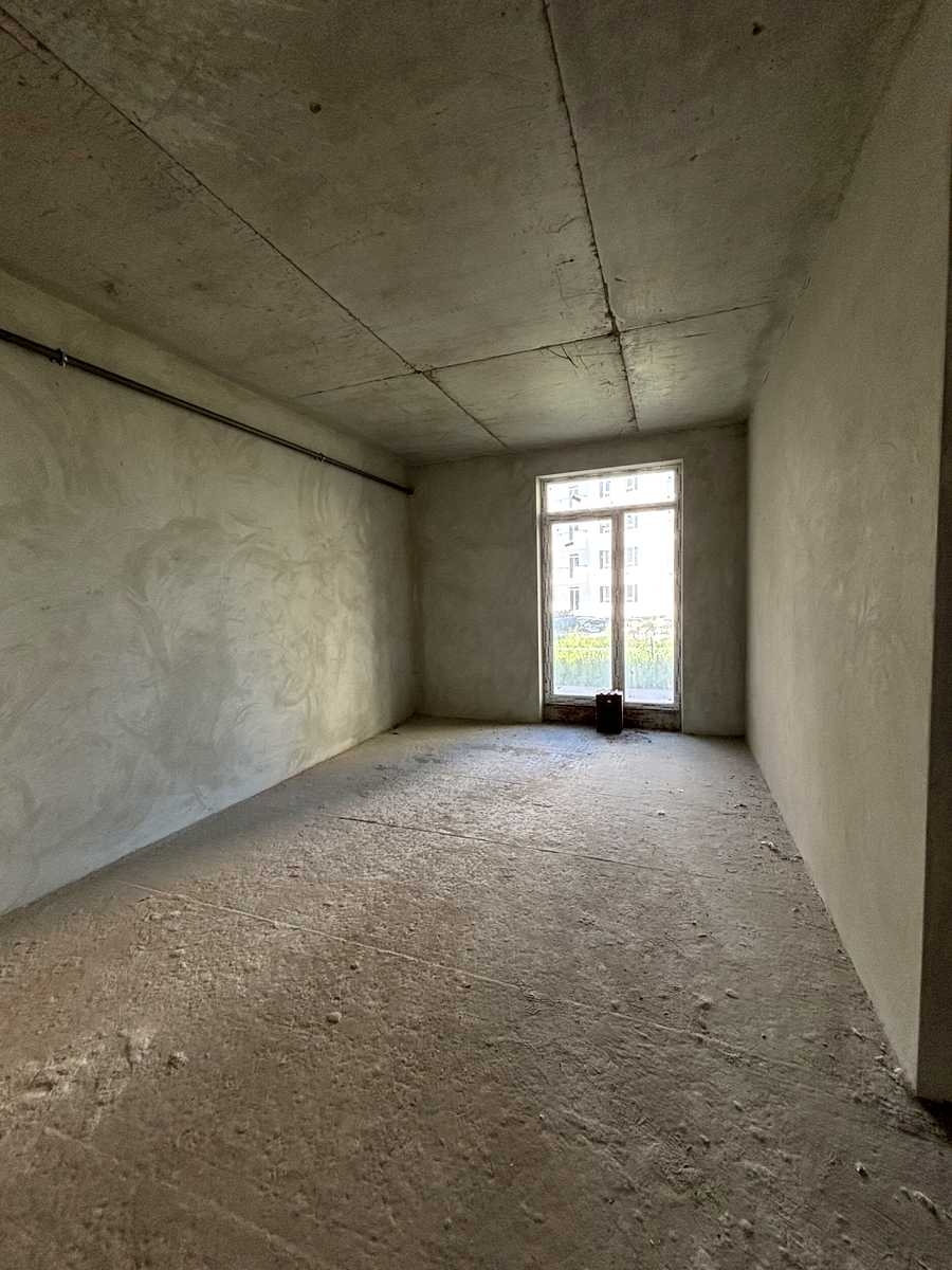 1875125176986236