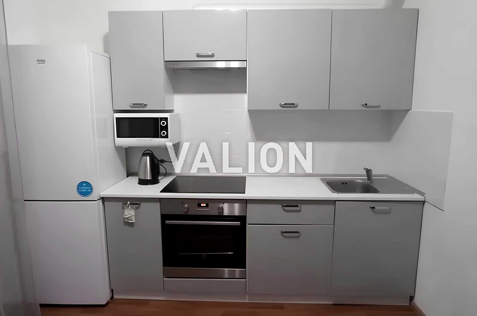 1875126103379472