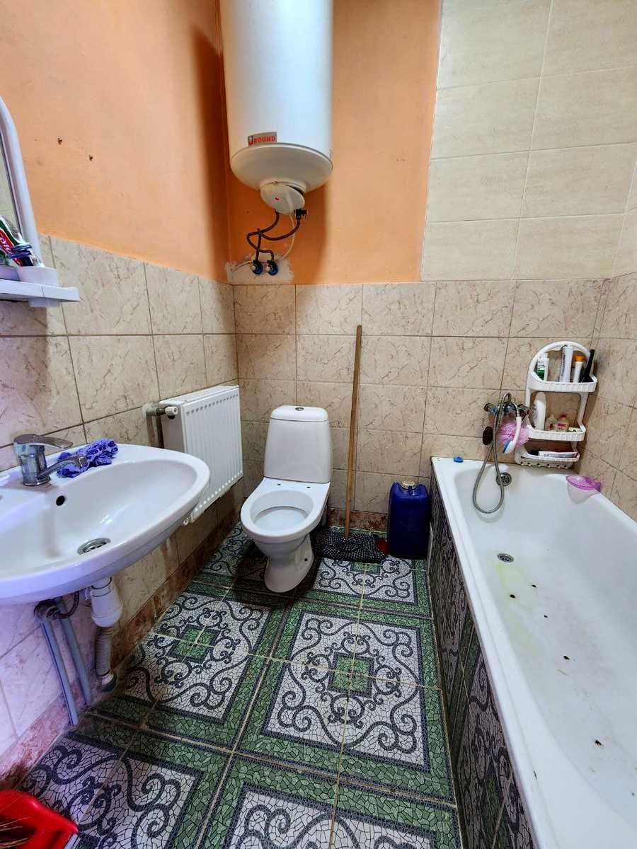 1875134904607776
