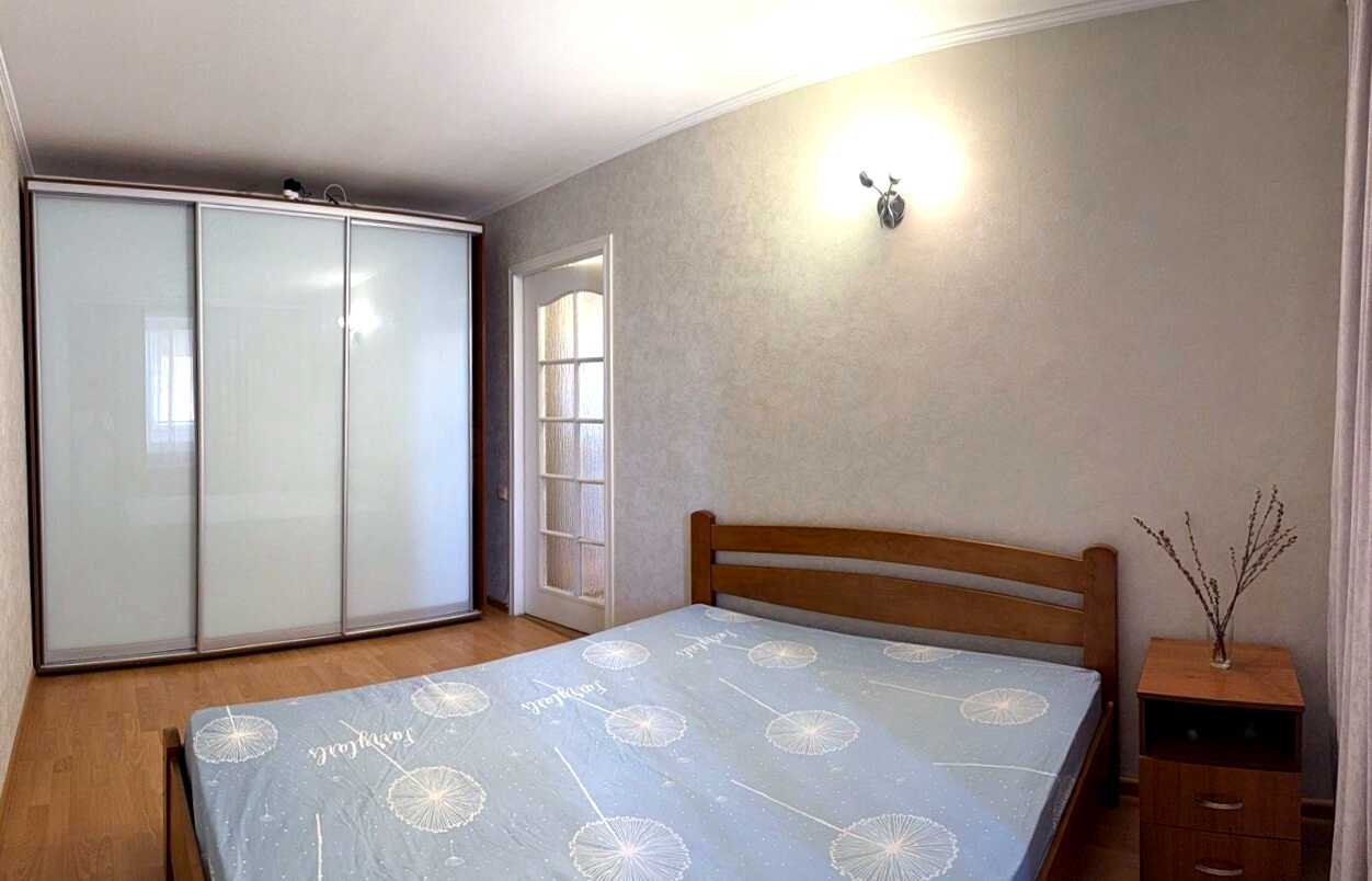 1875158022979775
