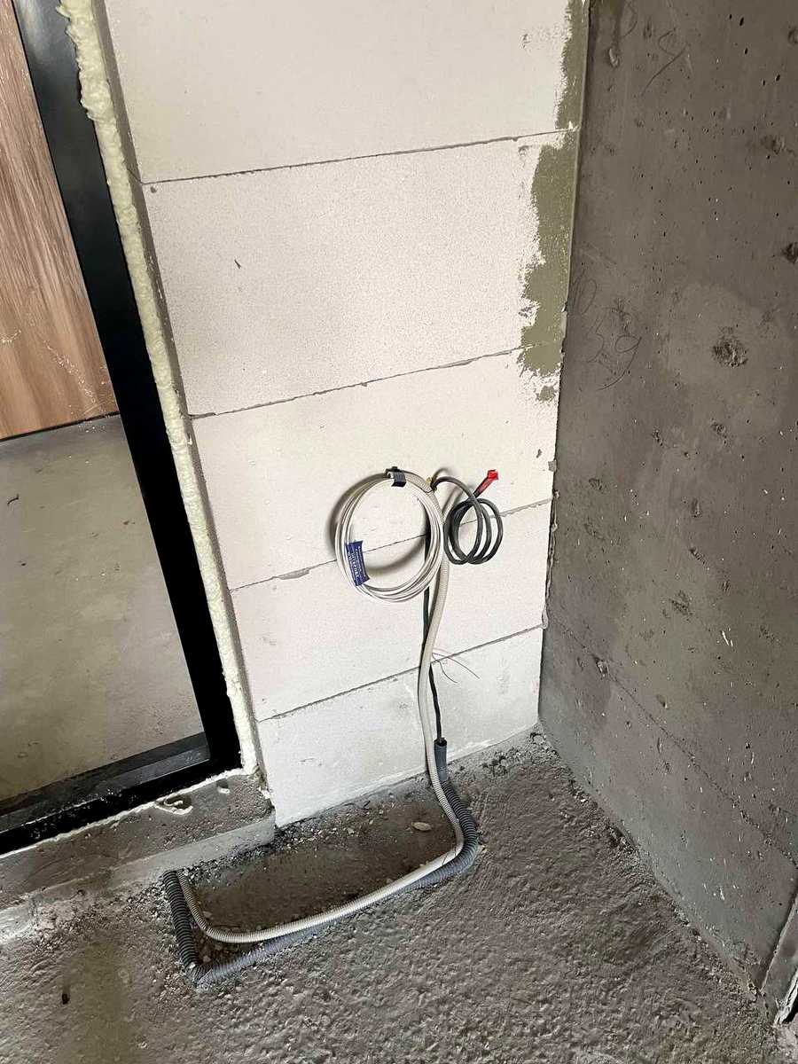 1875207085384913