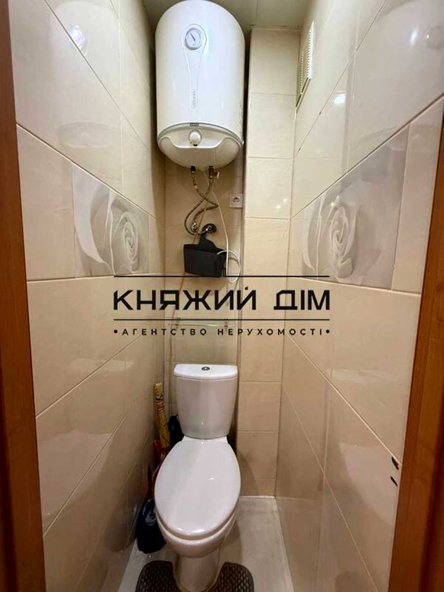 1875208973454904