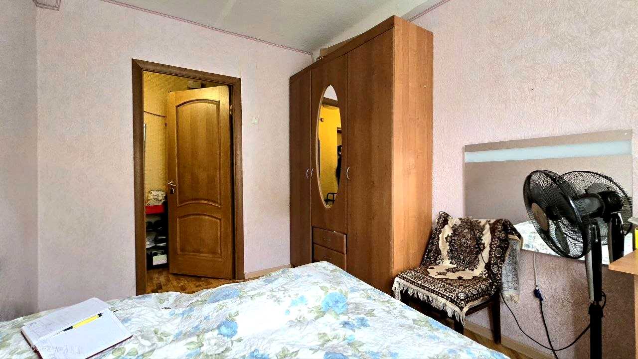 1875209075571445