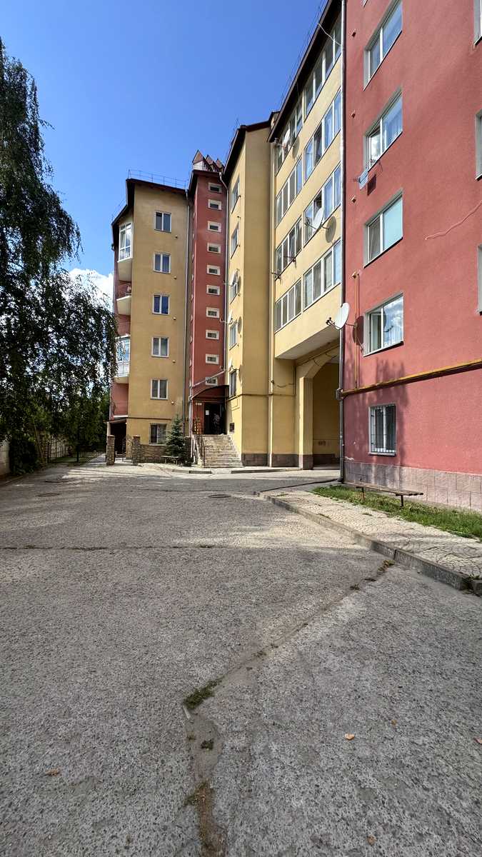 1875210548125051