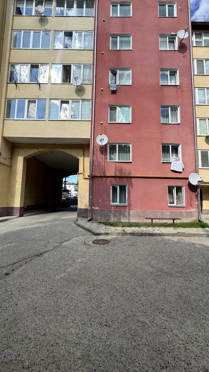 1875210550866377