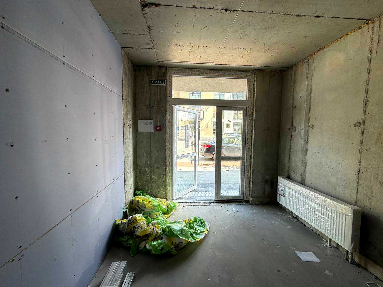 1875215882319875