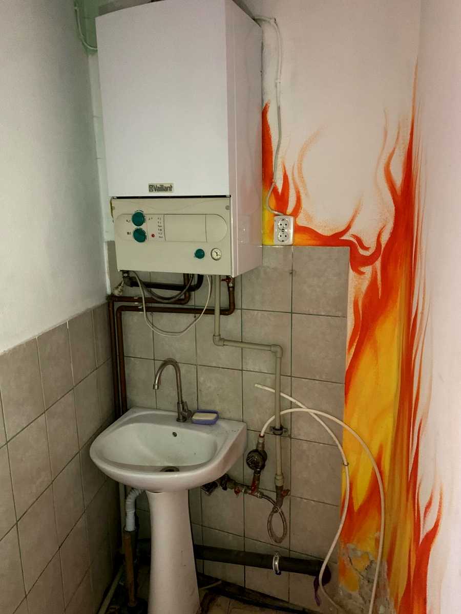 1875219013160939