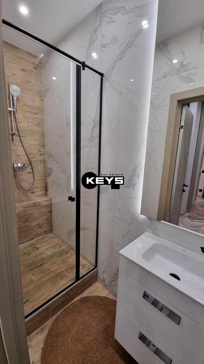 1875226347843073