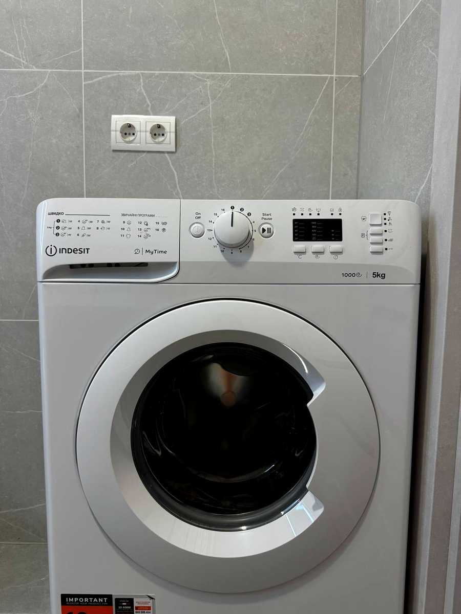 1875229445416999