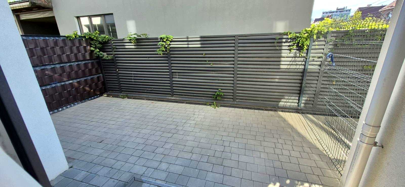 1875236864399373