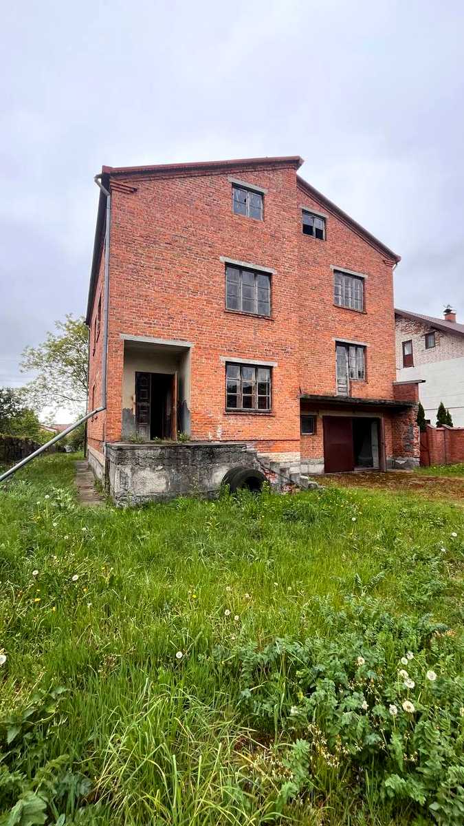 1875240825151995