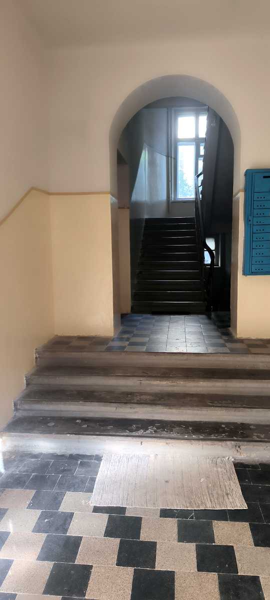 1875241118872081