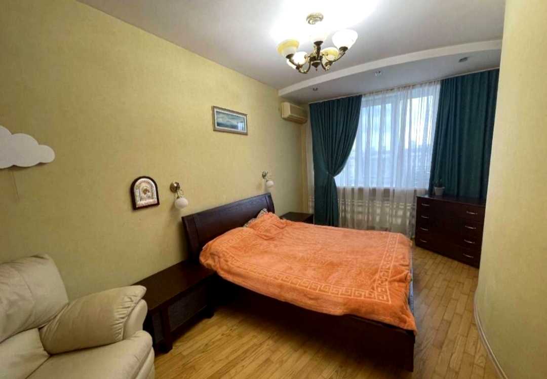 1875243648129922